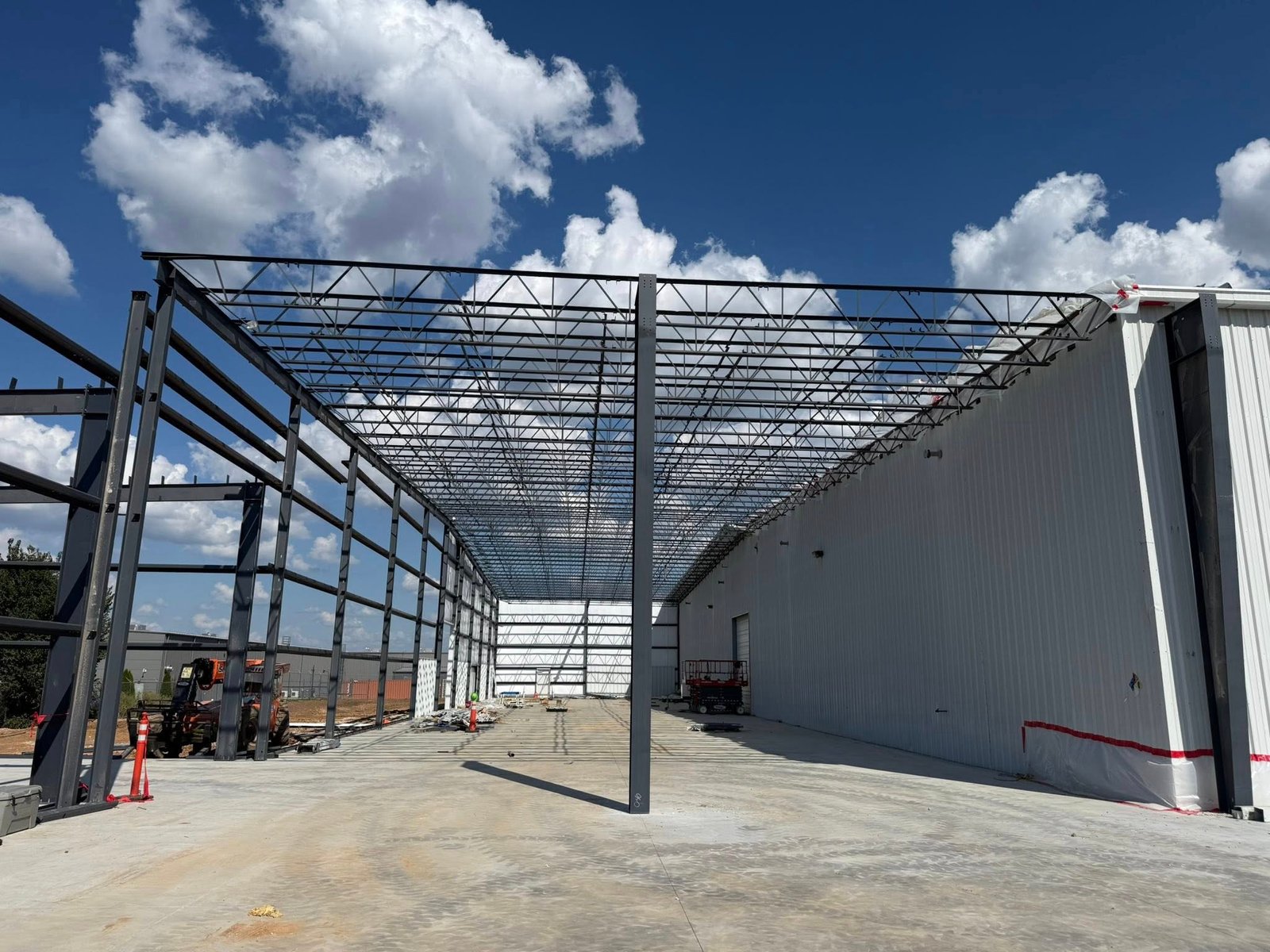 Commercial metal building and warehouse construction